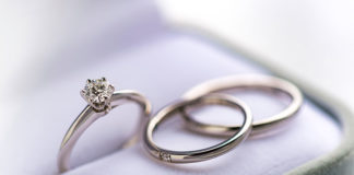 Jaki pierścionek zaręczynowy pasuje do Ciebie - klasyczny czy z kolorem?