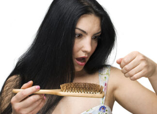 Wypadanie włosów przyczyna: choroby i terapie