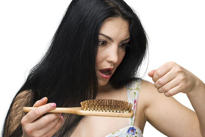 Wypadanie włosów przyczyna: choroby i terapie