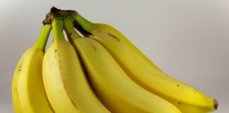 Kto powinien unikać jedzenia bananów?